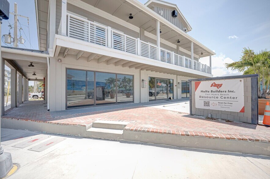 More Photos Of 1161-1165 Estero Blvd, Fort Myers Storefront Retail Residential For Sale