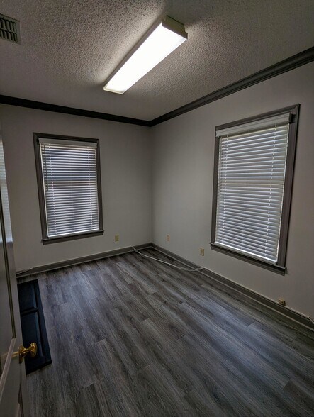 More Photos Of 1003 Hay St, Fayetteville Office For Lease
