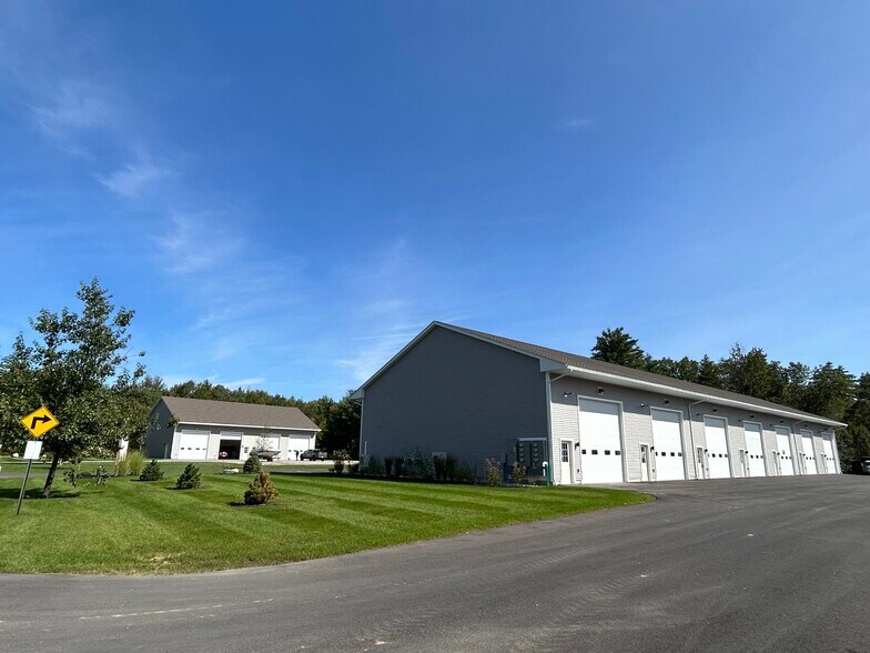 Primary Photo Of 6 Oxbow Pond Rd, Canterbury Flex For Lease