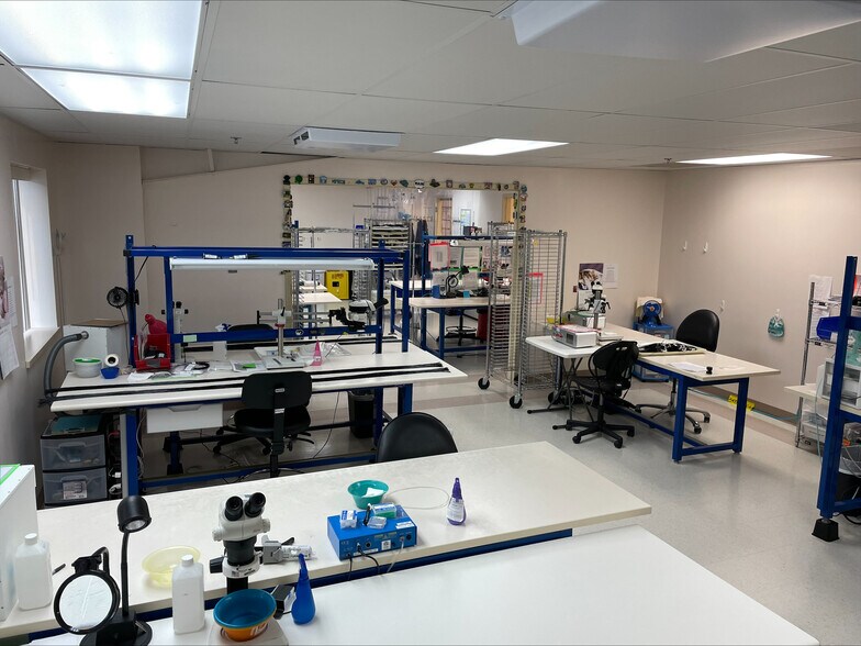 More Photos Of 20 London Ln, Seabrook Industrial For Sale