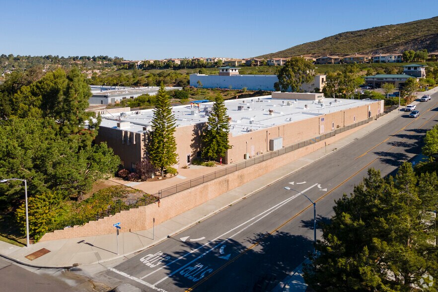 More Photos Of 1740 La Costa Meadows Dr, San Marcos Showroom For Lease