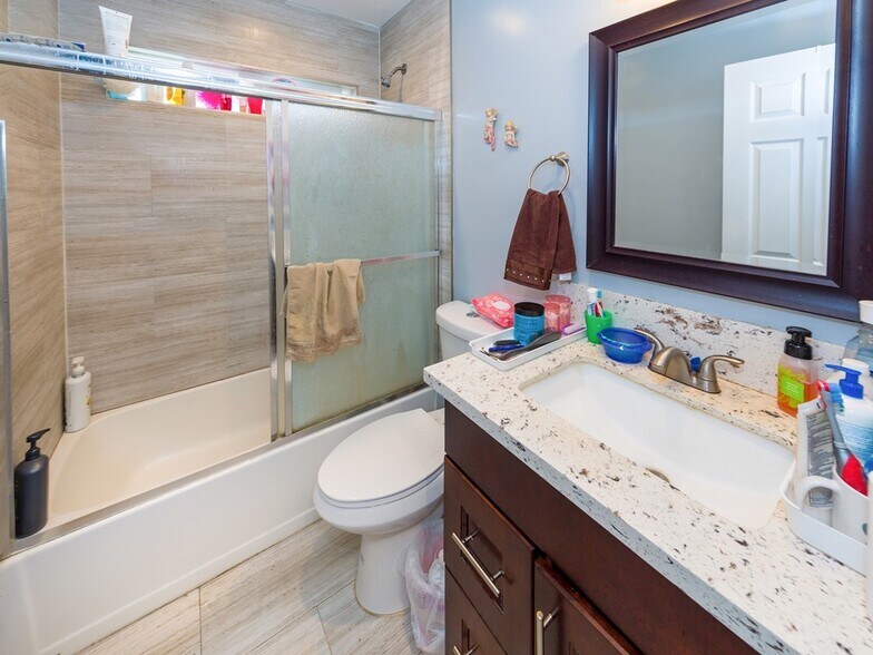 More Photos Of 5941 Willowcrest Ave, North Hollywood Apartments For Sale