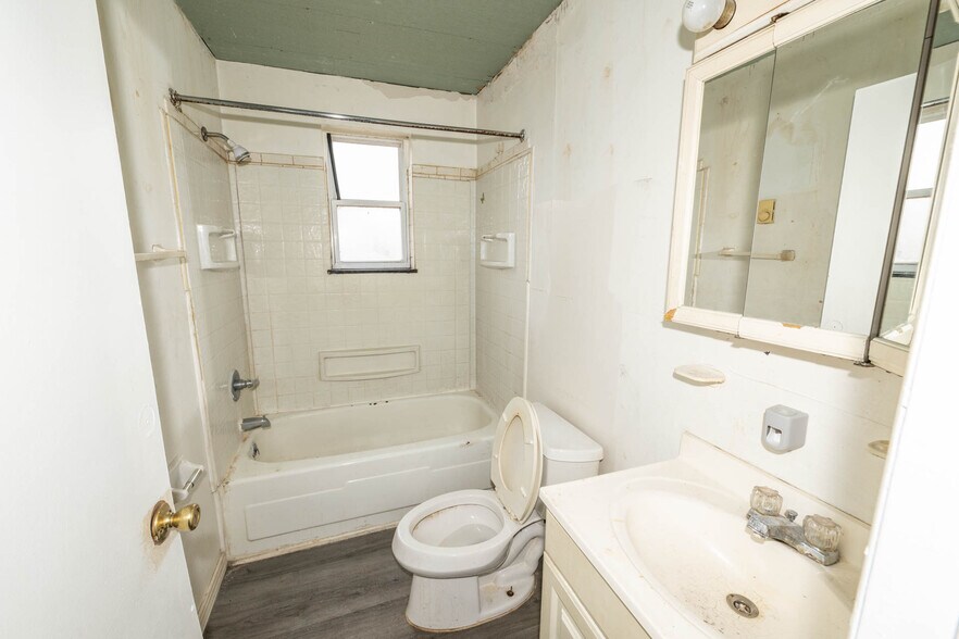 More Photos Of 1626 Linnbrook Dr, Dayton Apartments For Sale