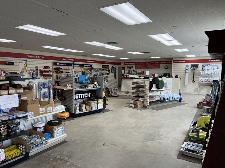 More Photos Of 160 N Branford Rd, Branford Warehouse For Sale