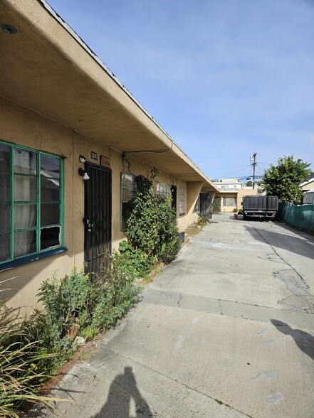 Primary Photo Of 3247 Fletcher Dr, Los Angeles Apartments For Sale