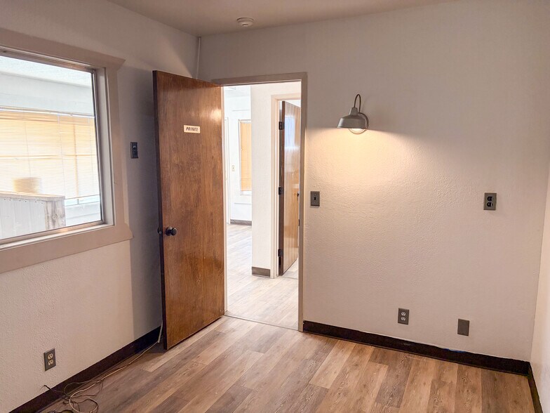 More Photos Of 16788 Smoke Tree St, Hesperia Service For Sale