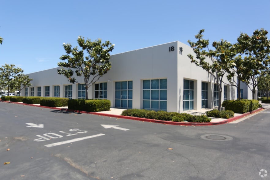 More Photos Of 18 Technology Dr, Irvine Research And Development For Lease
