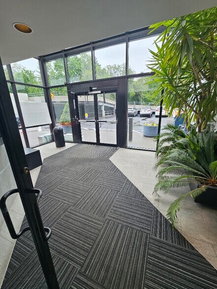 More Photos Of 935 Northern Blvd, Great Neck Medical For Sale