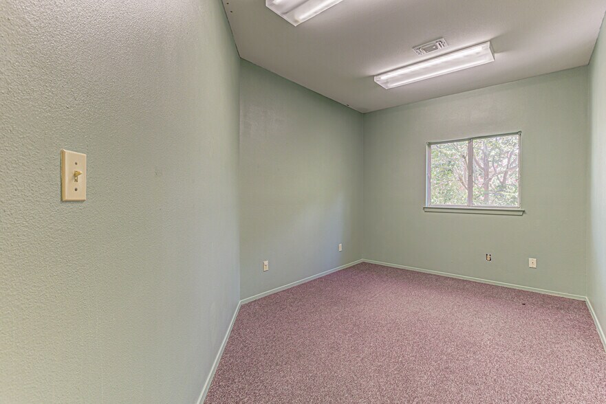 More Photos Of 45 La Buena Vista Dr, Wimberley Schools For Sale