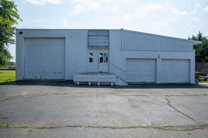 More Photos Of 719 S DuPont Blvd, Milford Flex For Sale