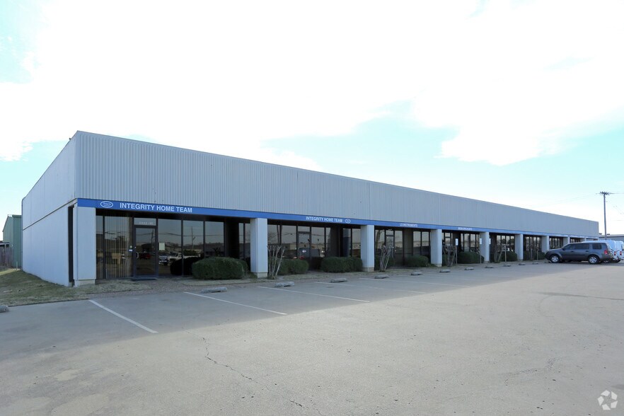 More Photos Of 5333 S Mingo Rd, Tulsa Showroom For Lease