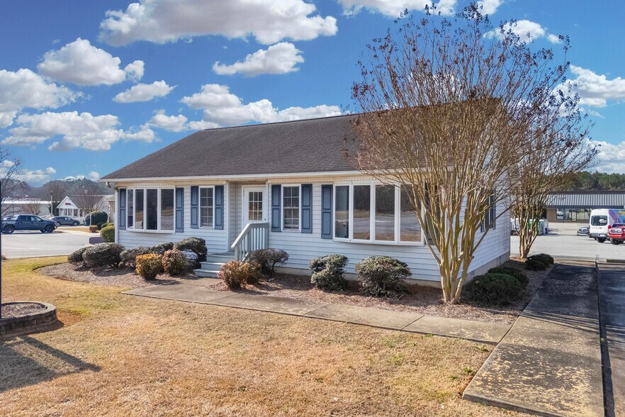 Primary Photo Of 13325 Jones St, Lavonia Office For Sale