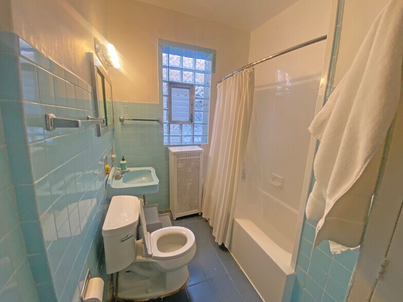 More Photos Of 2754 W Giddings St, Chicago Apartments For Sale