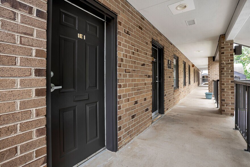More Photos Of 4609 Pinecrest Office Park Dr, Alexandria Medical For Sale