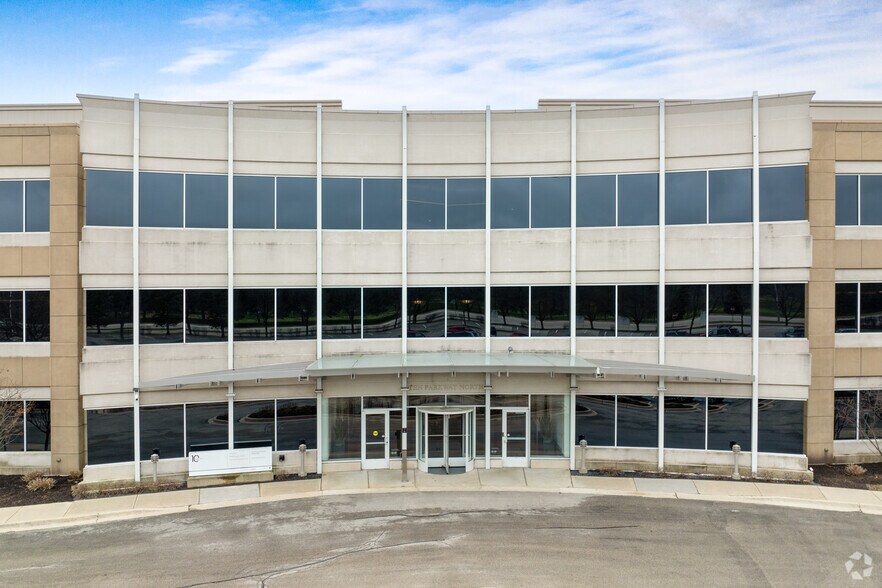 More Photos Of 10 Parkway Blvd N, Deerfield Office For Lease