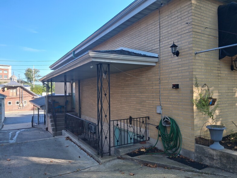 More Photos Of 1213 Penn Ave, Wyomissing General Retail For Lease