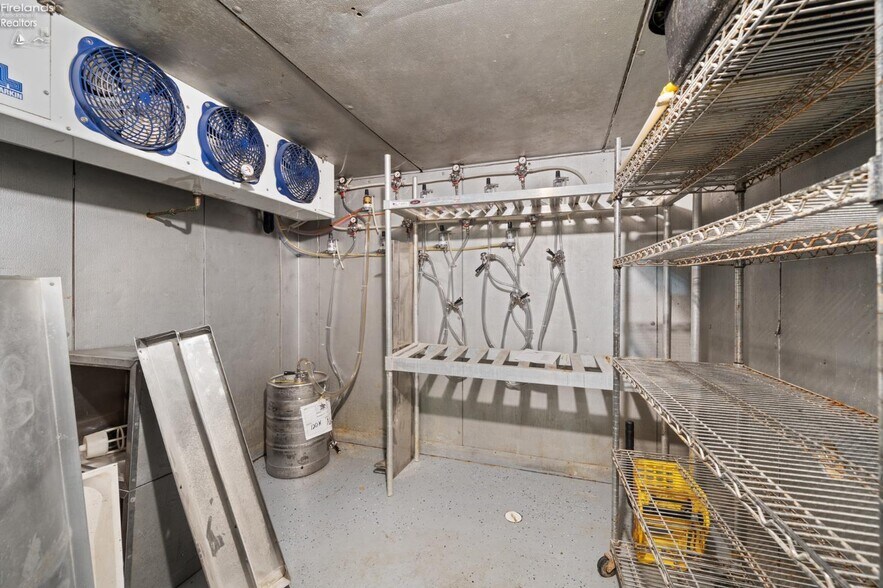 More Photos Of 356 Main St, Huron Apartments For Lease