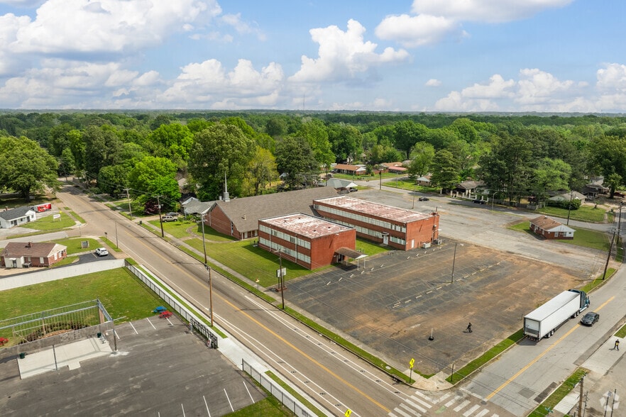 More Photos Of 1510 Wells Station Rd, Memphis Schools For Sale