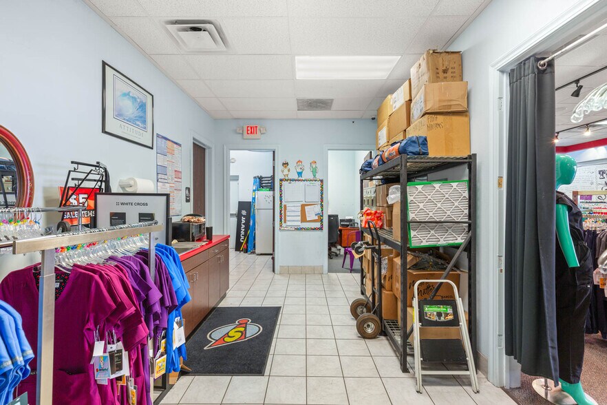 More Photos Of 6007-6045 S Rainbow Blvd, Las Vegas Unknown For Lease