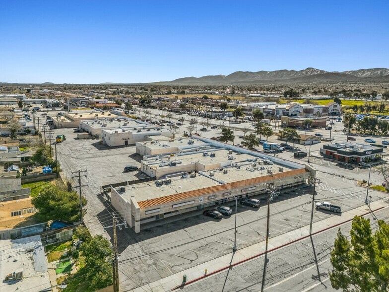 More Photos Of 2121 E Palmdale Blvd, Palmdale Unknown For Lease