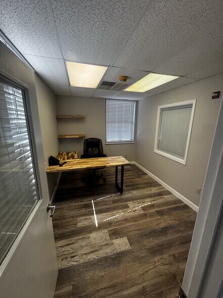 More Photos Of 453 N Lindbergh Blvd, Creve Coeur Office For Sale