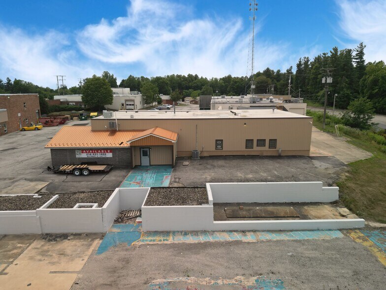 Primary Photo Of 12345 Kinsman Rd, Newbury Industrial For Lease