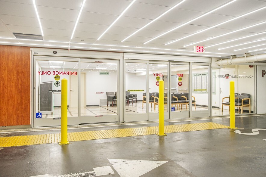 More Photos Of 2080 Century Park E, Los Angeles Medical For Lease