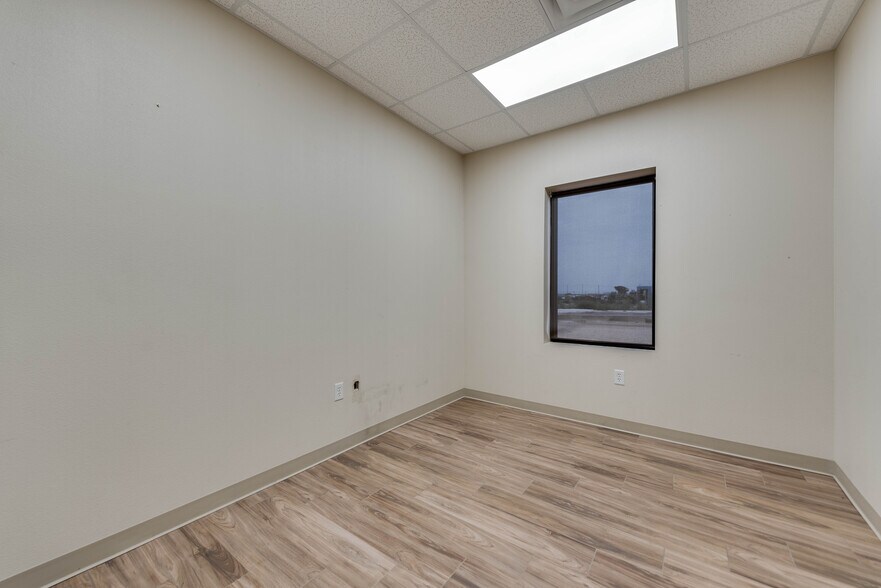 More Photos Of 3922 S County Road 1233, Midland Industrial For Lease
