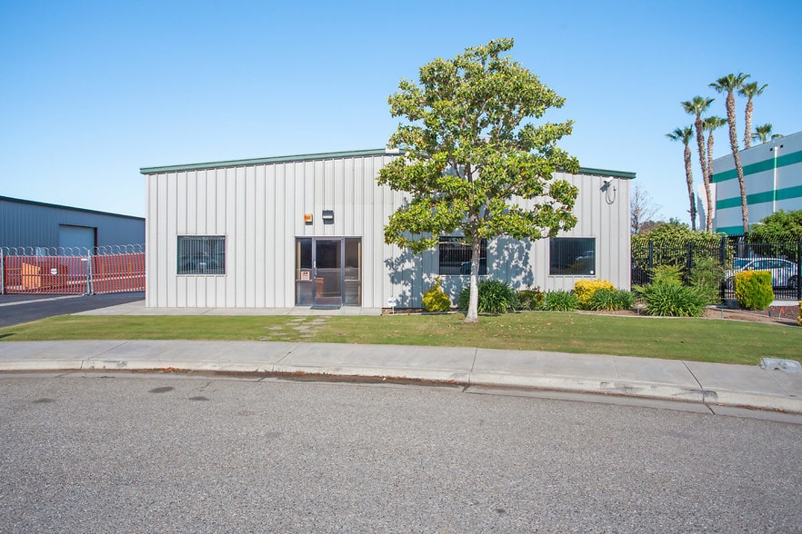 More Photos Of 138 Coremark Ct, Bakersfield Service For Lease