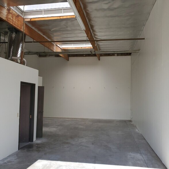 More Photos Of 1921 N Gaffey St, San Pedro Warehouse For Lease