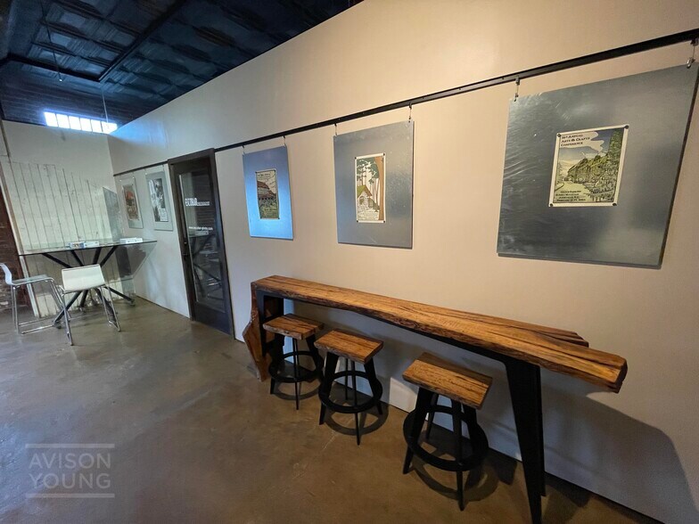 More Photos Of 1040 W Washington St, Greenville Office For Lease