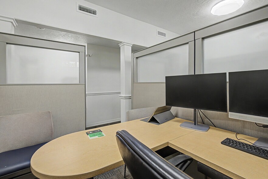 More Photos Of 1614 Holland St, Houston Office For Sale