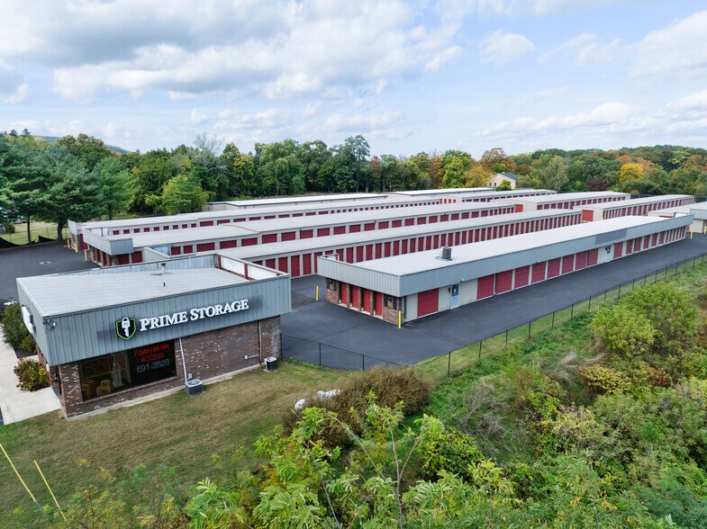 More Photos Of 50 N Roberts Rd, Highland Self Storage For Lease