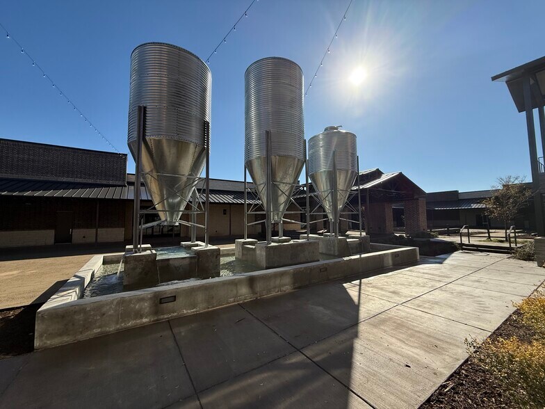 More Photos Of 2801 McKinney St, Melissa Unknown For Lease