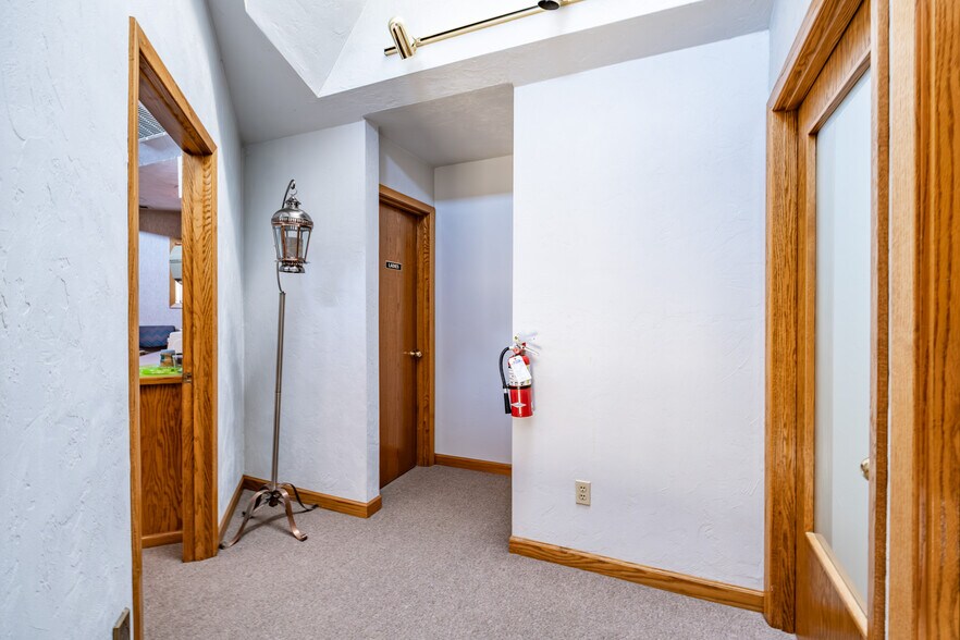 More Photos Of 1010 S Main St, Lebanon Loft Creative Space For Lease