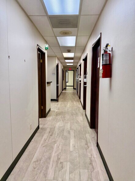 More Photos Of 906 Sixth Ave, Picayune Office For Sale