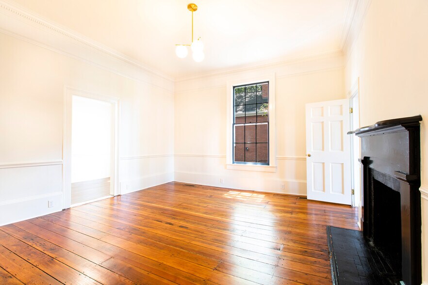 More Photos Of 125 S Milledge Ave, Athens Office Residential For Lease