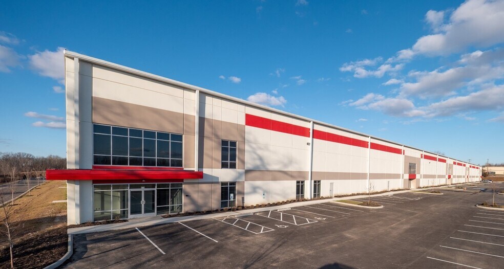 More Photos Of 890 Claycraft Rd, Gahanna Distribution For Lease