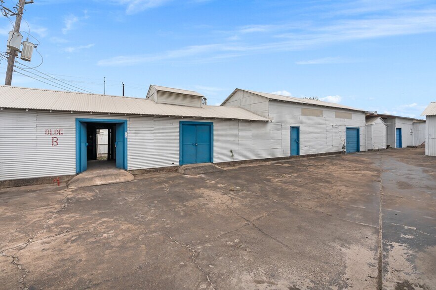 More Photos Of 3314 Carr St, Houston Manufacturing For Sale