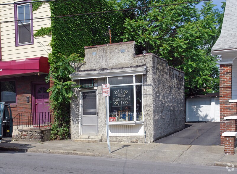 More Photos Of 2303 15th St, Troy Storefront For Sale