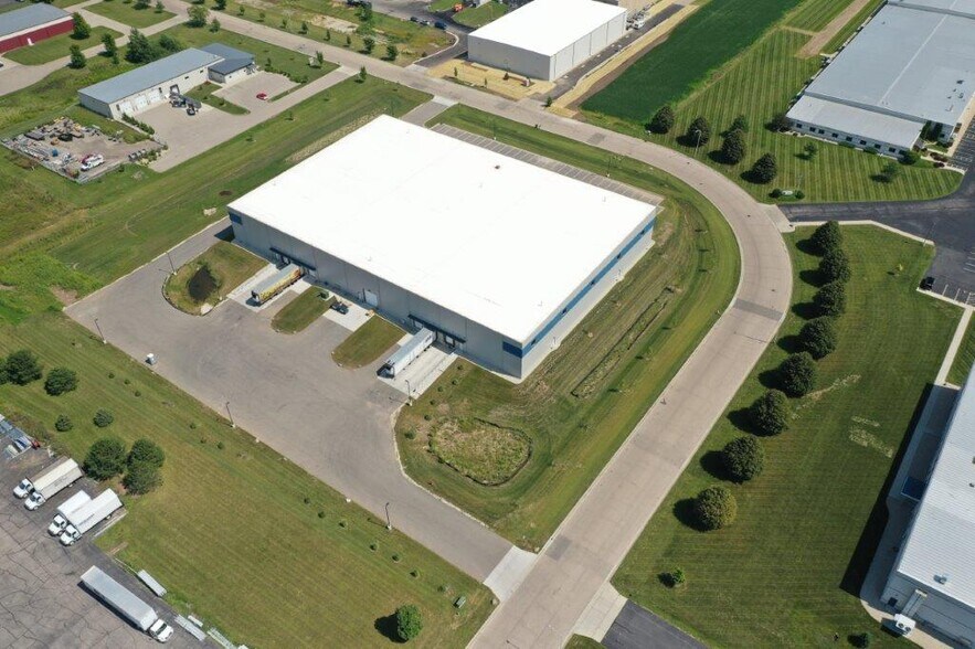 More Photos Of 4245 Capital Cir, Janesville Warehouse For Lease