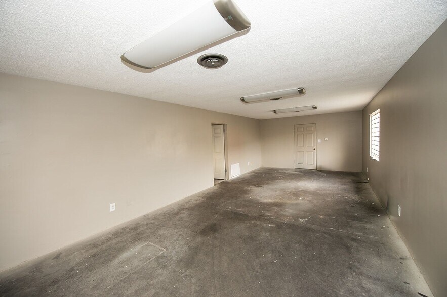 More Photos Of 992 W 9th St, Upland Warehouse For Lease