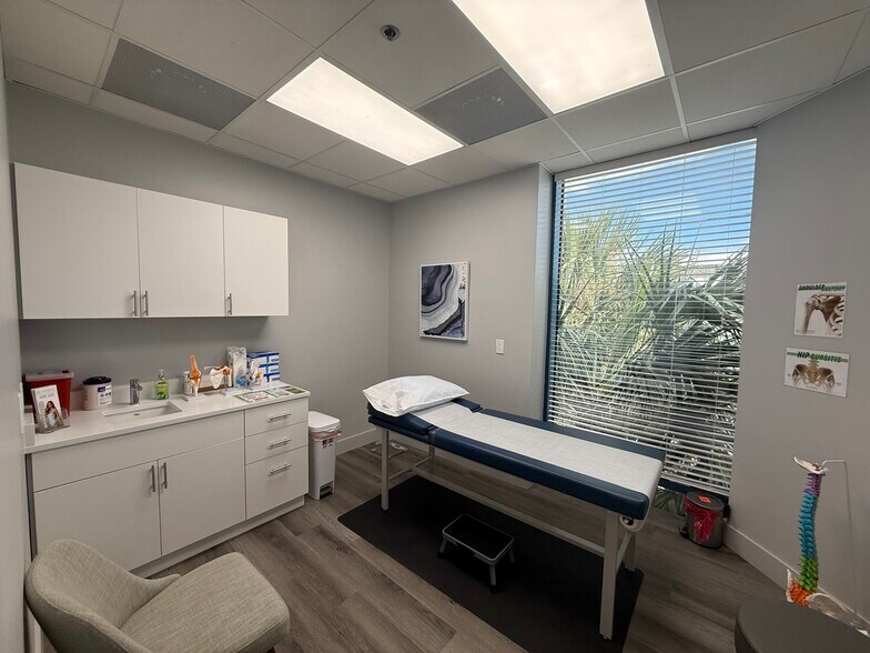 More Photos Of 2100 SE Ocean Blvd, Stuart Medical For Lease
