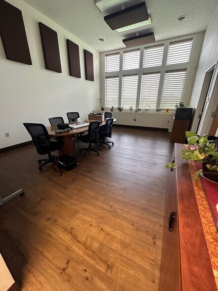 More Photos Of 1250 Rochester St, Lima Light Manufacturing For Lease