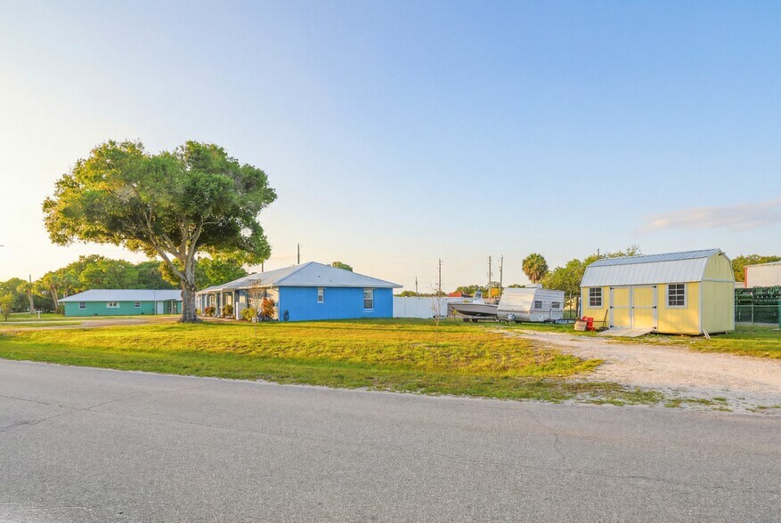 More Photos Of , Okeechobee Multifamily For Sale