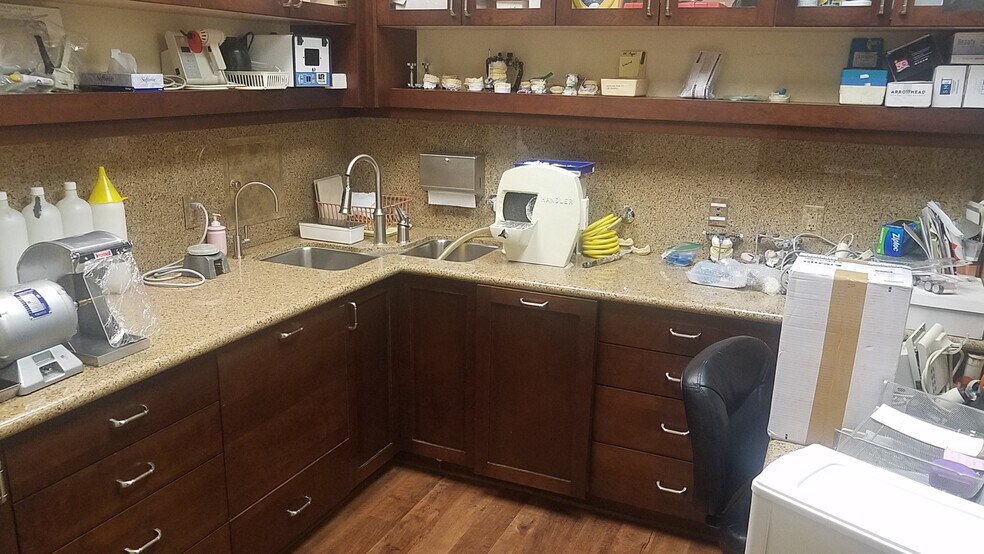 More Photos Of 7884 W Sahara Ave, Las Vegas Medical For Sale