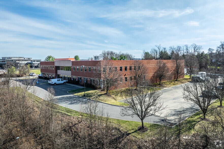 More Photos Of 401 Technology Dr, Canonsburg Light Distribution For Sale
