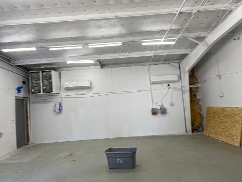 More Photos Of 9049 Industrial Blvd NE, Leland Warehouse For Lease