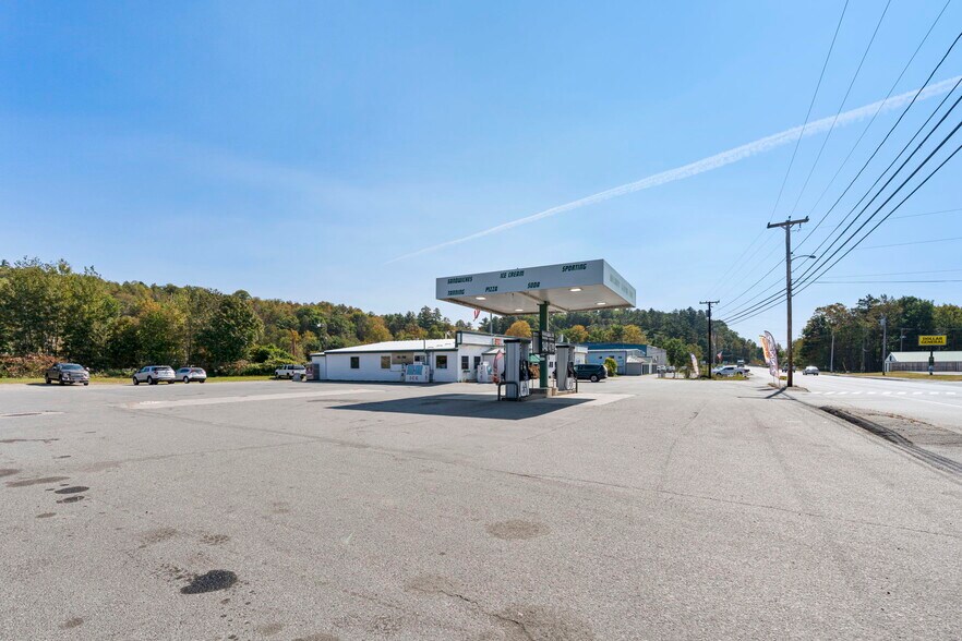 More Photos Of 409 Main St, Bingham Convenience Store For Sale