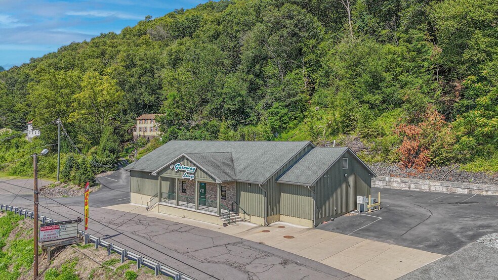 More Photos Of 1477 W Main St, Plymouth Bar For Sale